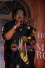 Usha Uthup at Mohyna Srinivasan book launch in Blue Frog on 9th Feb 2010 (24).JPG